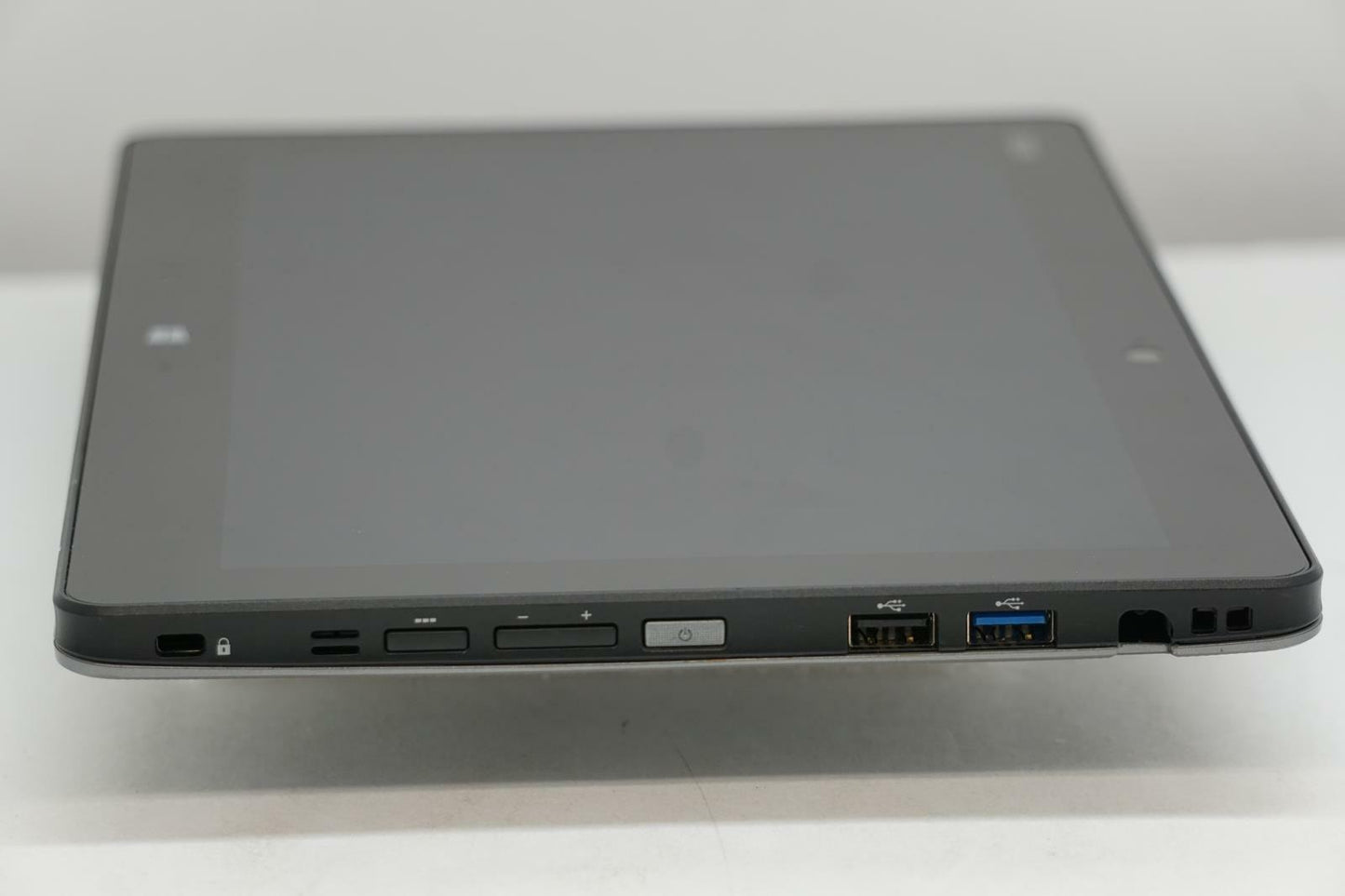 Pre-owned FUJITSU STYLISTIC Q665 - CORE M-5Y71 1.20 GHz - 256GB - 8GB