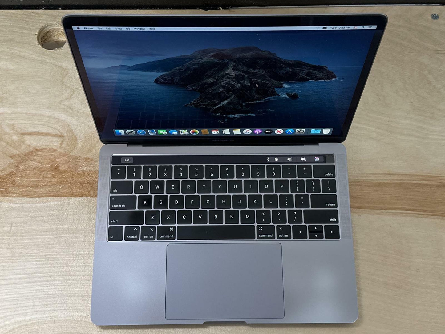 Apple Macbook Pro Mid 2018 Touchbar 13" A1989 I5 2.3GHz 16GBb 256 GB MR9Q2LL/A