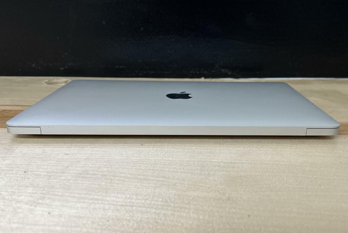 13" Apple MacBook Air A2179 Sonoma - 3.5Ghz TURBO i5 16GB 256GB SSD