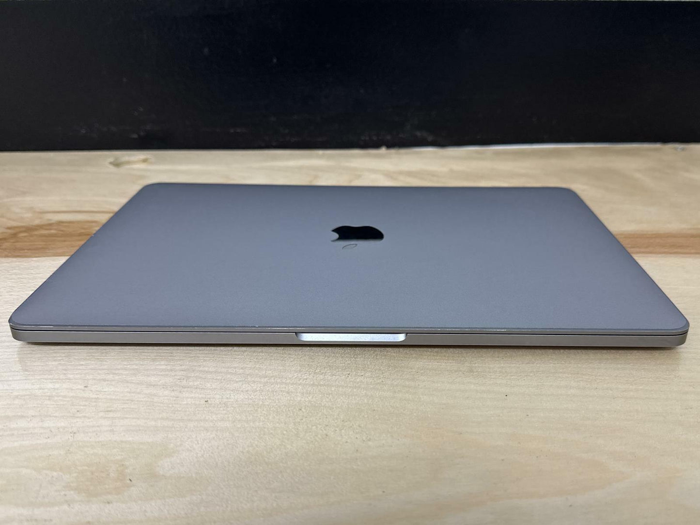 Apple Macbook Pro 13" Core i5 500GB SSD 16GB A1706 TouchBar