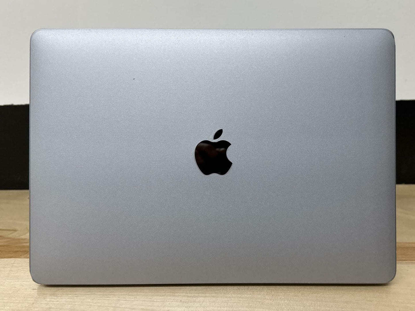 Apple Macbook Pro 13" Core i5 500GB SSD 16GB A1706 TouchBar